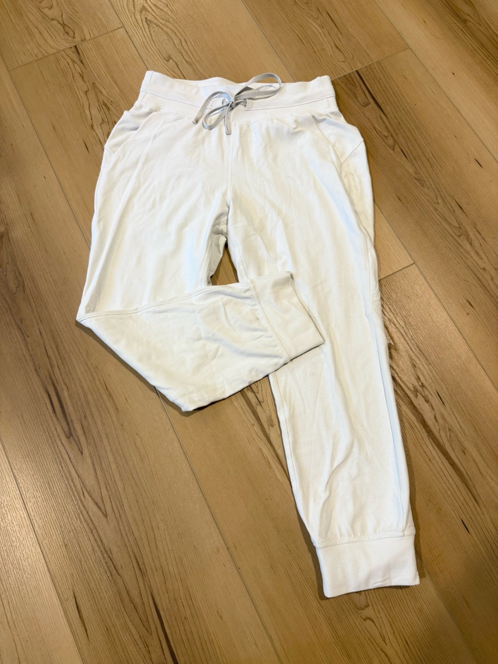 Lululemon white joggers women size 6